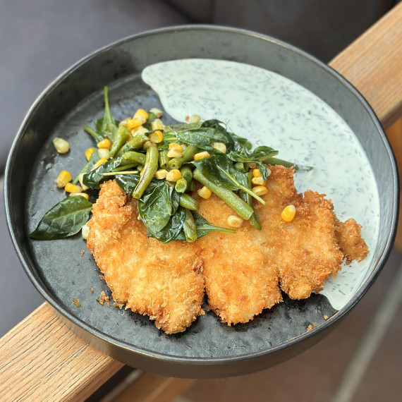 Курячий шніцель з овочами